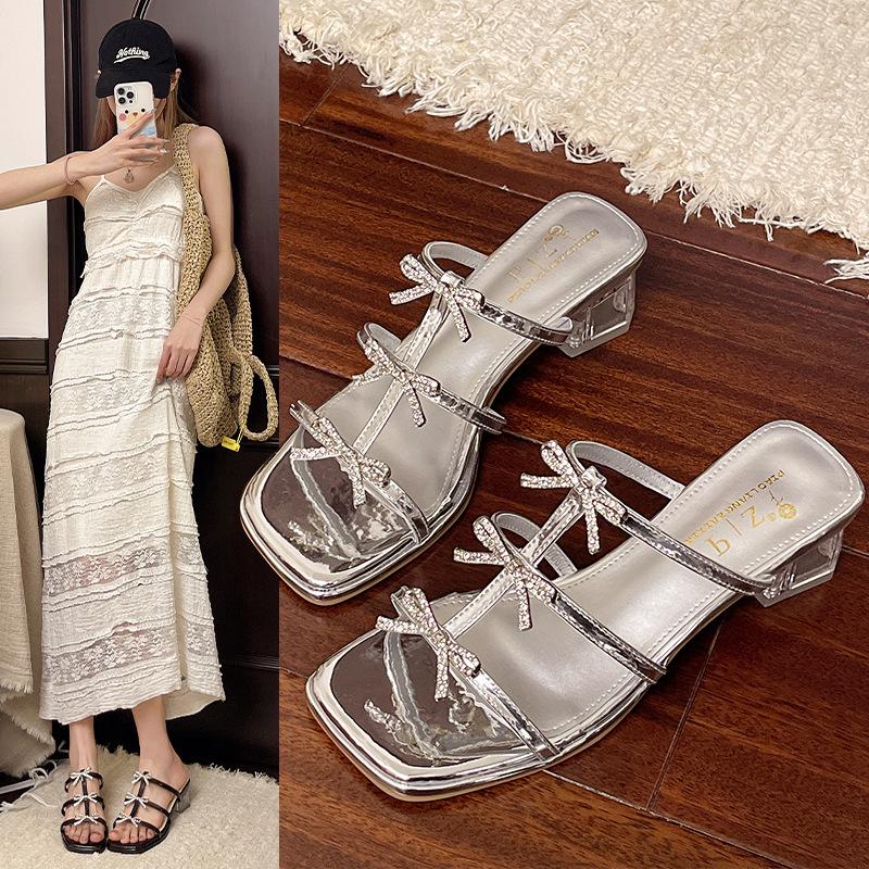 Bow rhinestone sandals women s 2025 summer new style thick heel with skirt high heels temperament shoes women 35 чёрный
Bow rhinestone sandals women s 2025 summer new style thick heel with skirt high heels temperament shoes women 35 чёрный