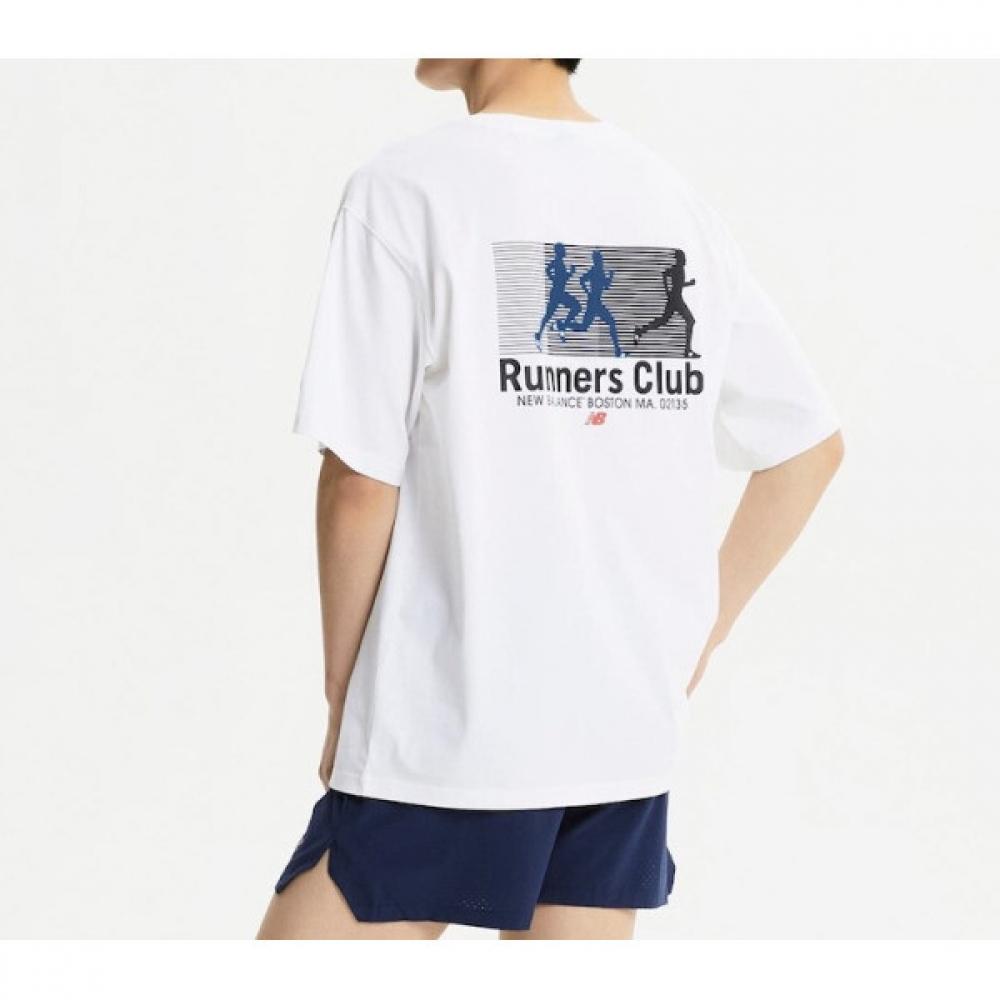 New Balance New Balance Runners Club Graphic Tee Semi Over Common B1 Nbnee22423 1.NBNEE22423 10/S
New Balance New Balance Runners Club Graphic Tee Semi Over Common B1 Nbnee22423 1.NBNEE22423 10/S