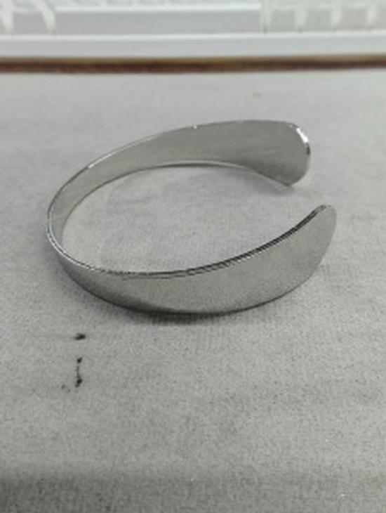 Cross-Border Metal Water Drop Open Cuff Bracelet: Simple, Elegant, Cool Style, High-End Hand Jewelry
Cross-Border Metal Water Drop Open Cuff Bracelet: Simple, Elegant, Cool Style, High-End Hand Jewelry