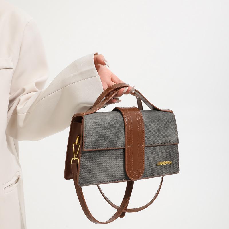 Трендовая женская лоскутная сумка кроссбоди на плечо 2024 - Универсальная маленькая квадратная сумочка коричневый
Трендовая женская лоскутная сумка кроссбоди на плечо 2024 - Универсальная маленькая квадратная сумочка коричневый