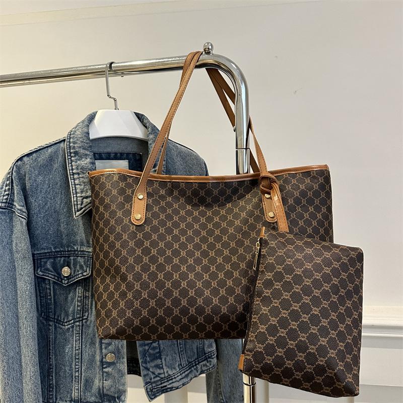 Tote bag shoulder bag lazy style retro large capacity fashion printed commuter bag temperament versatile vegetable basket bucket bag
Tote bag shoulder bag lazy style retro large capacity fashion printed commuter bag temperament versatile vegetable basket bucket bag
