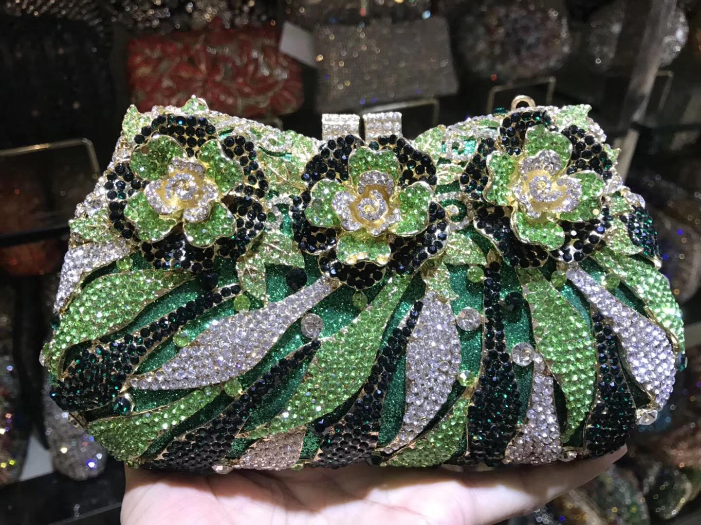 WHTUOHENG Light Green Rhinestone Diamond Lady Evening Clutch Handbag New Fashion Women’s Crystal Female Party Prom Small Purse 20cmX10.5X5cm
WHTUOHENG Light Green Rhinestone Diamond Lady Evening Clutch Handbag New Fashion Women’s Crystal Female Party Prom Small Purse 20cmX10.5X5cm