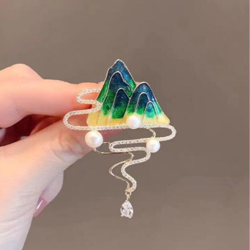 Vintage Chinese Style Round Landscape Painting Brooch for Women Mountain Shaped Tassel Rhinestone Lapel Pins Clothes Accessories
Vintage Chinese Style Round Landscape Painting Brooch for Women Mountain Shaped Tassel Rhinestone Lapel Pins Clothes Accessories