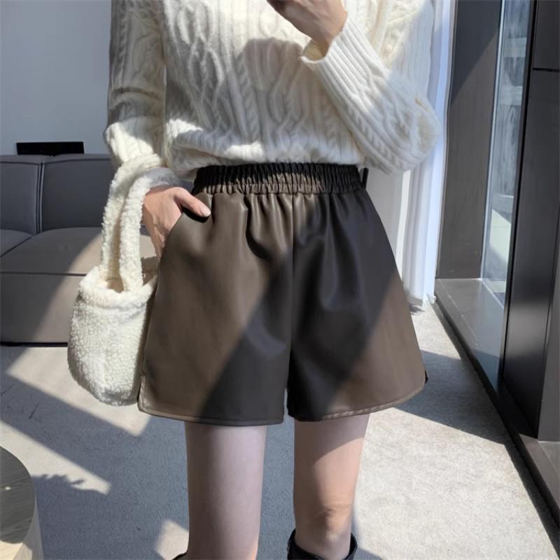 Women s Khaki High-Waisted PU Leather Shorts - Autumn 2025 Casual A-Line Wide-Leg Booty Shorts 3XL
Women s Khaki High-Waisted PU Leather Shorts - Autumn 2025 Casual A-Line Wide-Leg Booty Shorts 3XL