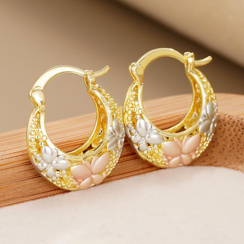 Huitan Three Tone Women Metal Hoop Earrings for Wedding Engagement Luxury Accessories Party Versatile Daily Jewelry
Huitan Three Tone Women Metal Hoop Earrings for Wedding Engagement Luxury Accessories Party Versatile Daily Jewelry