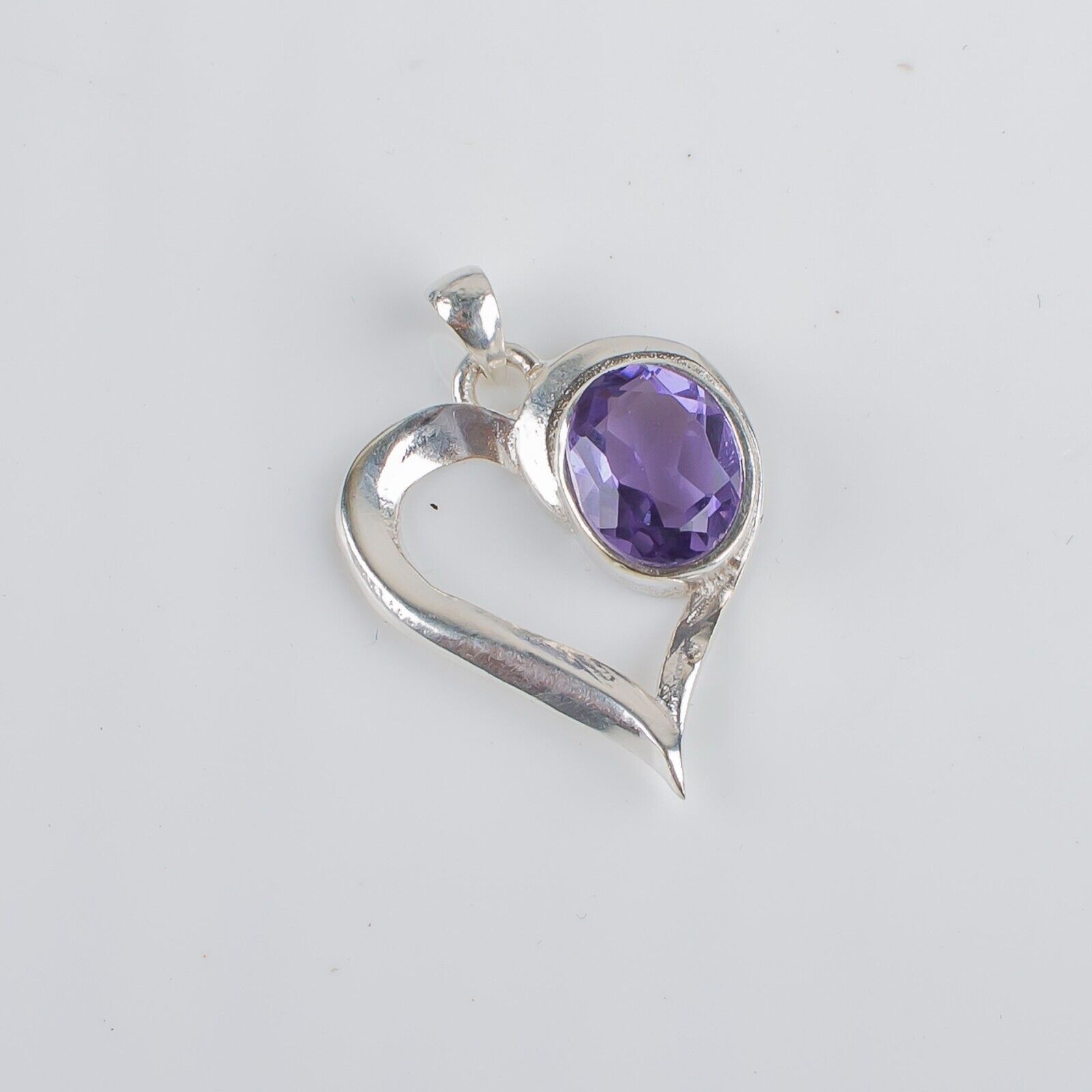 Iolite Gemstone 925 Sterling Silver Jewelry Handmade Pendant Gift For Girlfriend CP-5-7
Iolite Gemstone 925 Sterling Silver Jewelry Handmade Pendant Gift For Girlfriend CP-5-7