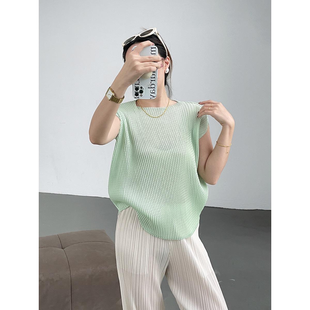 2025 Summer Fish Scale Pleated Slimming T-shirt: Women s Solid Color Short Sleeve Versatile Top One Size
2025 Summer Fish Scale Pleated Slimming T-shirt: Women s Solid Color Short Sleeve Versatile Top One Size