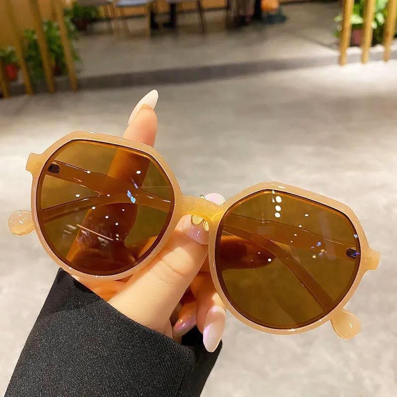 KLASSNUM Women Square Frame Fashion Sunglasses Brand Vintage Travel Sun Glasses Female Eyewear Anti-Glare Driving Sun Glasses Other темно-коричневого
KLASSNUM Women Square Frame Fashion Sunglasses Brand Vintage Travel Sun Glasses Female Eyewear Anti-Glare Driving Sun Glasses Other темно-коричневого