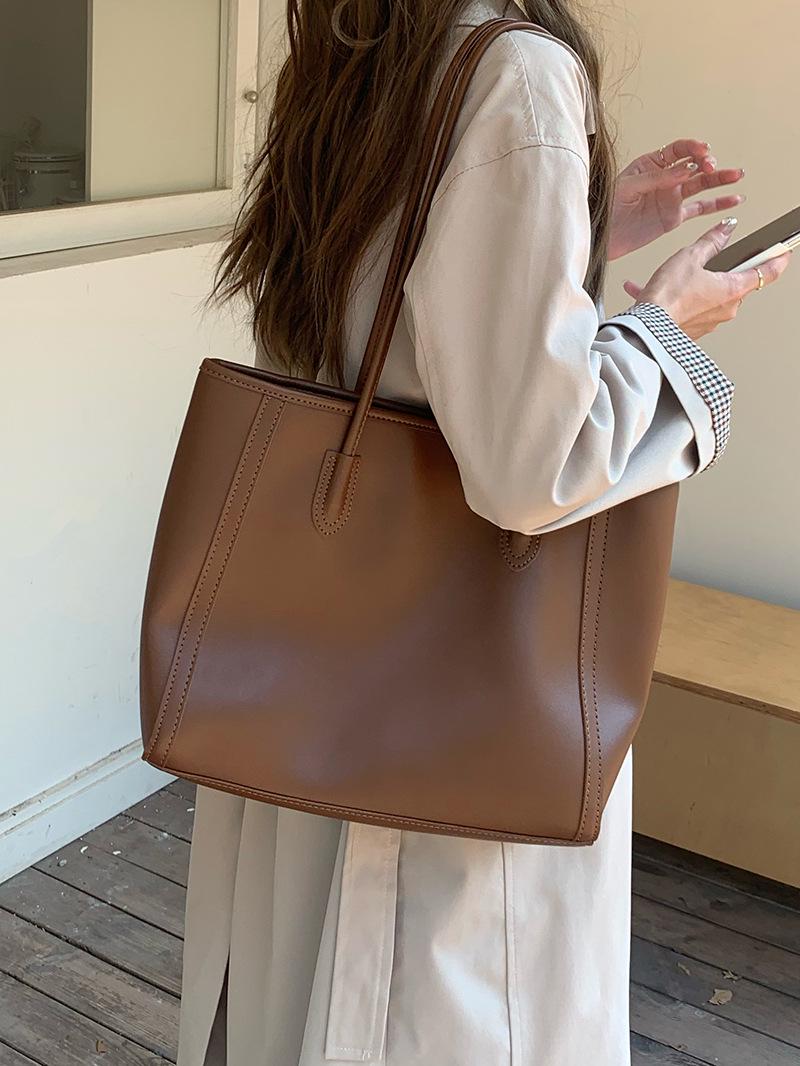 2025 New Trendy Retro Large Capacity Women s Tote Bag - Fashionable Korean Style Shoulder Commuter Bag хакі
2025 New Trendy Retro Large Capacity Women s Tote Bag - Fashionable Korean Style Shoulder Commuter Bag хакі