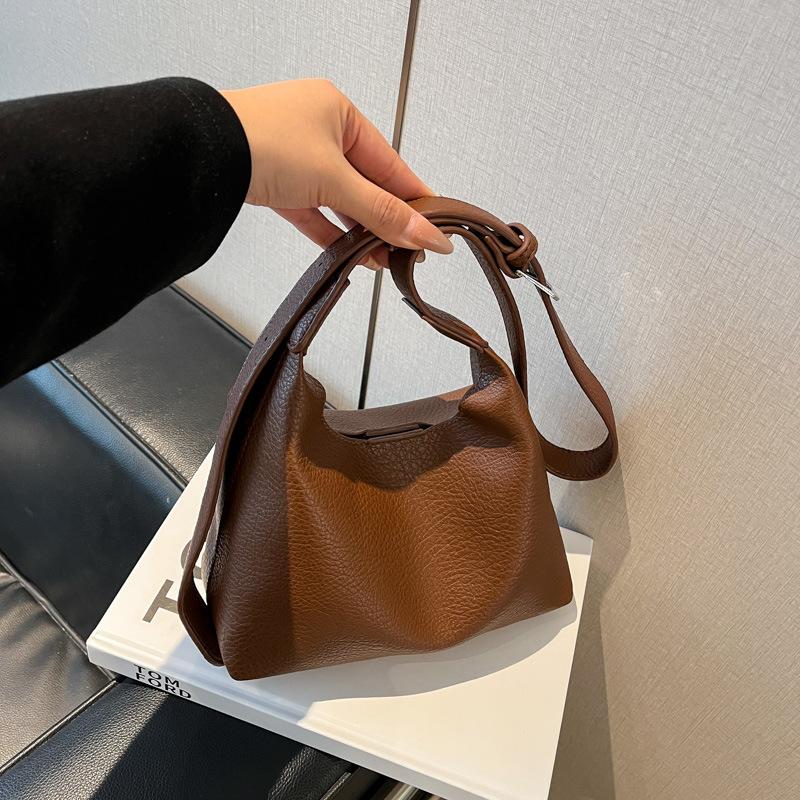 Нишевая текстурная сумка под мышкой женская 2025 новая трендовая весенне-летняя ретро сумка-тоут повседневная сумка-мессенджер большой вместимости коричневый
Нишевая текстурная сумка под мышкой женская 2025 новая трендовая весенне-летняя ретро сумка-тоут повседневная сумка-мессенджер большой вместимости коричневый