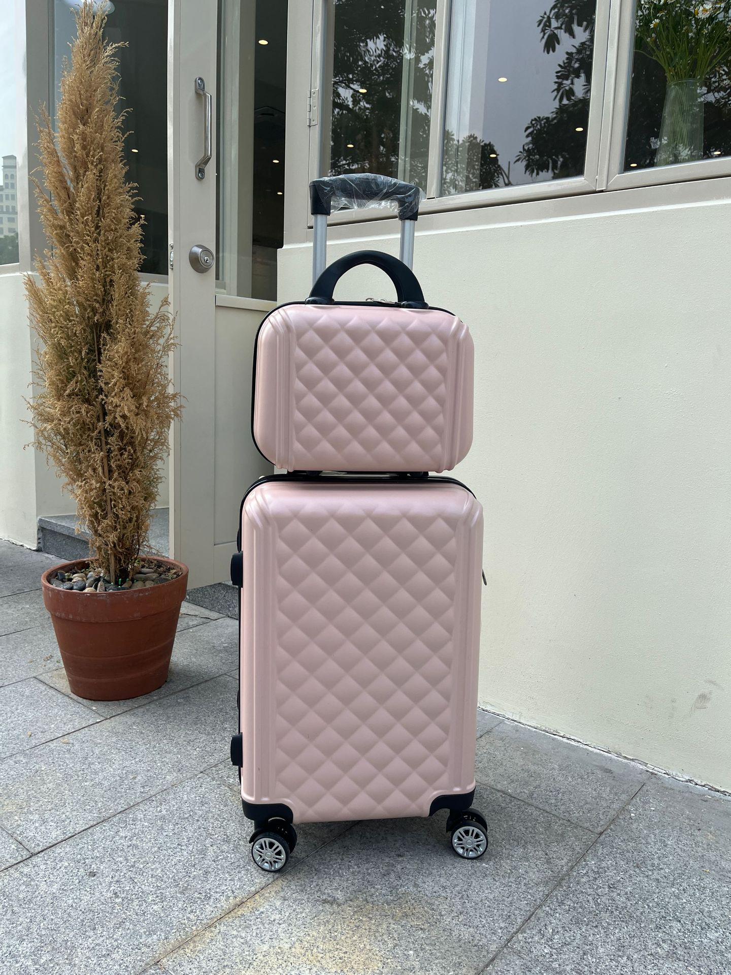 Легка ударостійка дорожня валіза з АБС-пластику + полікарбонату з універсальними колесами, 12-20 дюймів 12-inch Handbag рожевий
Легка ударостійка дорожня валіза з АБС-пластику + полікарбонату з універсальними колесами, 12-20 дюймів 12-inch Handbag рожевий