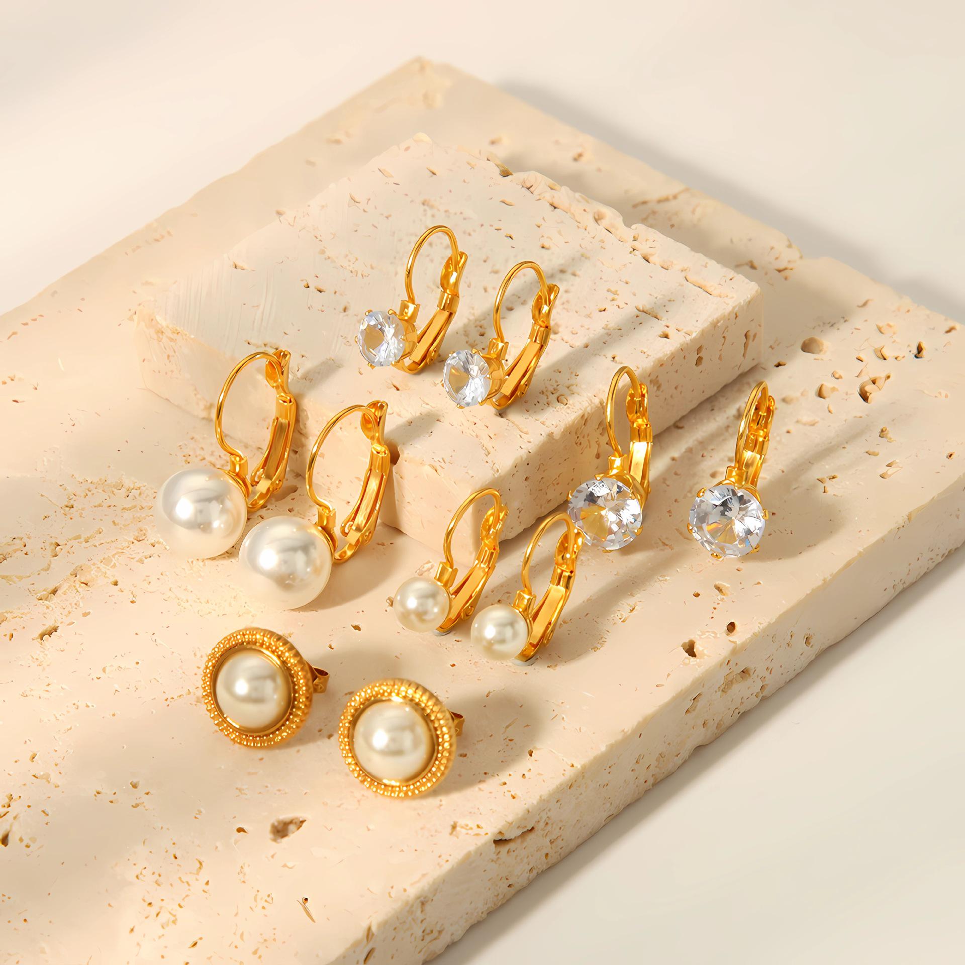 18k Gold Rhinestone & Pearl Titanium Steel Earrings - Versatile European & American Style Ear Cuffs
18k Gold Rhinestone & Pearl Titanium Steel Earrings - Versatile European & American Style Ear Cuffs