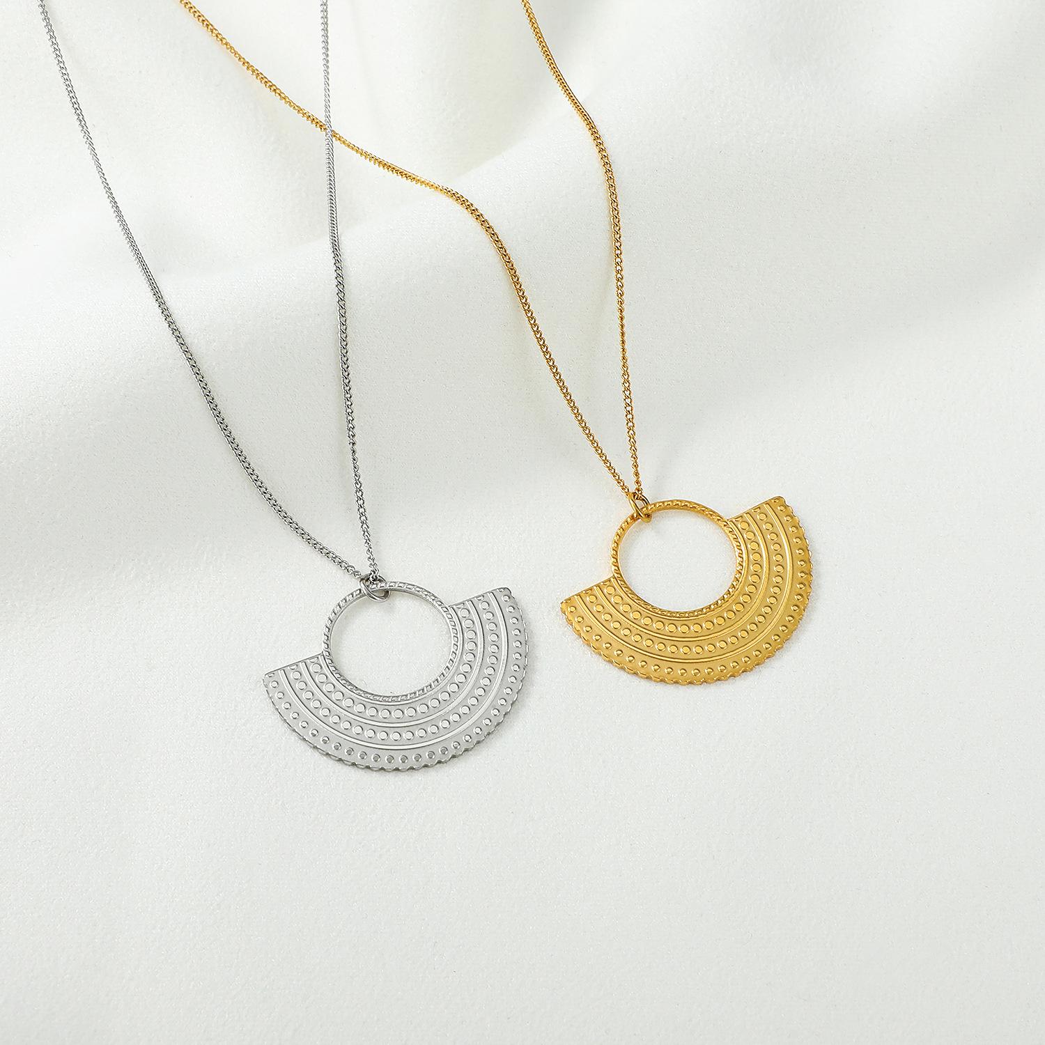 European and American new fan-shaped necklace, simple ins style gold stainless steel pendant geometric necklace jewelry women
European and American new fan-shaped necklace, simple ins style gold stainless steel pendant geometric necklace jewelry women