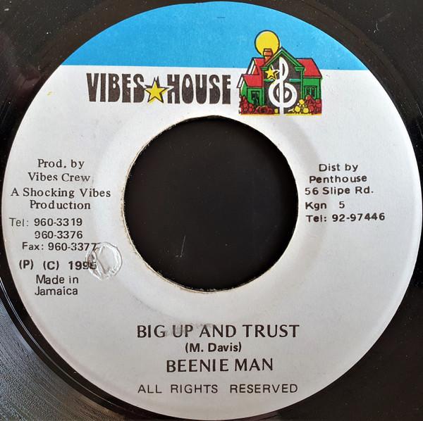 7inch Record BEENIE MAN - Big Up And Trust NONE Vibes House 1995 Jamaica Reggae, Ska & Dub Used
7inch Record BEENIE MAN - Big Up And Trust NONE Vibes House 1995 Jamaica Reggae, Ska & Dub Used