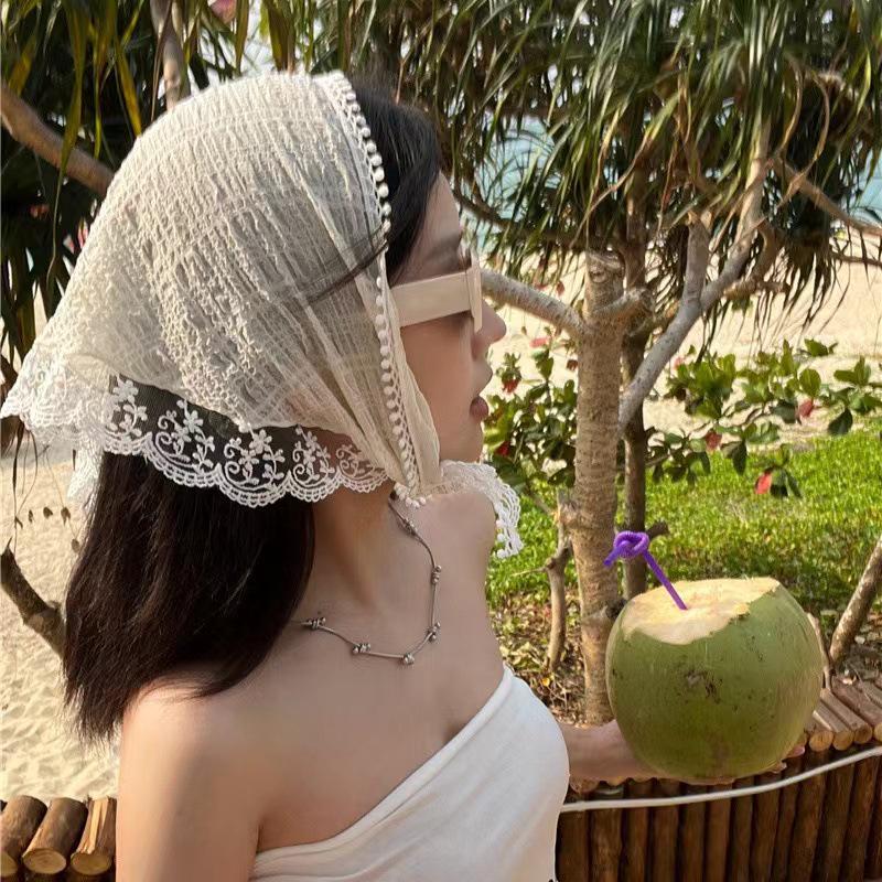 Breathable Summer Lace Triangle Scarf: High-End Sunscreen Head Wrap & Versatile Silk Hair Tie for Women белый
Breathable Summer Lace Triangle Scarf: High-End Sunscreen Head Wrap & Versatile Silk Hair Tie for Women белый
