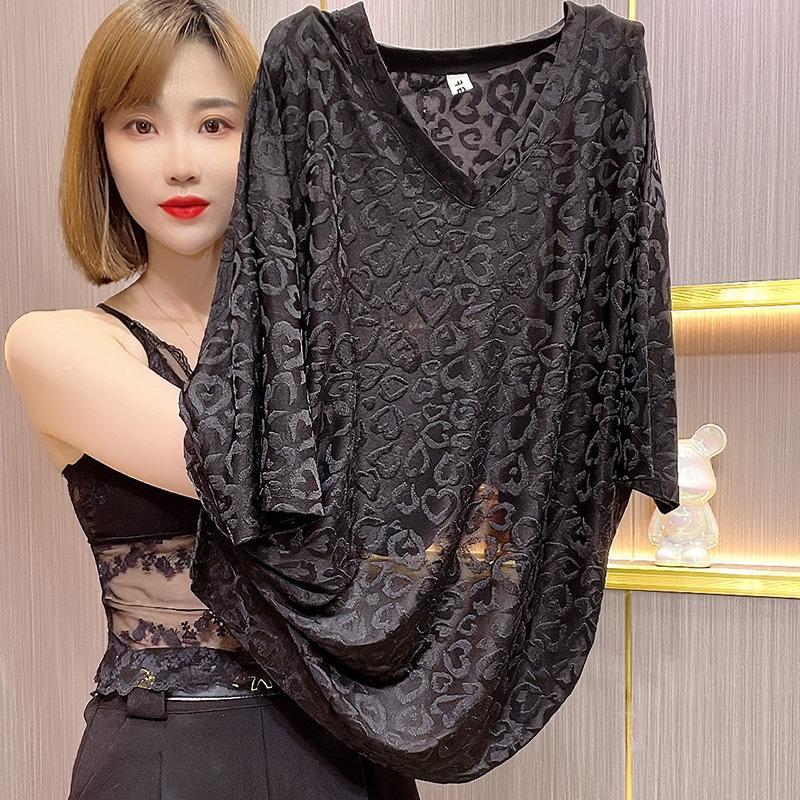 Solid T-shirts Women Summer Seethrough V-neck Thin Slim Loose Korean Style Fashion High Street Tops Leisure All-match Daily Chic S
Solid T-shirts Women Summer Seethrough V-neck Thin Slim Loose Korean Style Fashion High Street Tops Leisure All-match Daily Chic S