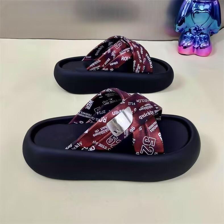 Крутые тапочки женские летние для улицы 2025 новые универсальные женские сандалии на толстой подошве с высокими каблуками повседневные пляжные шлепанцы с перемычкой 40 красный
Крутые тапочки женские летние для улицы 2025 новые универсальные женские сандалии на толстой подошве с высокими каблуками повседневные пляжные шлепанцы с перемычкой 40 красный