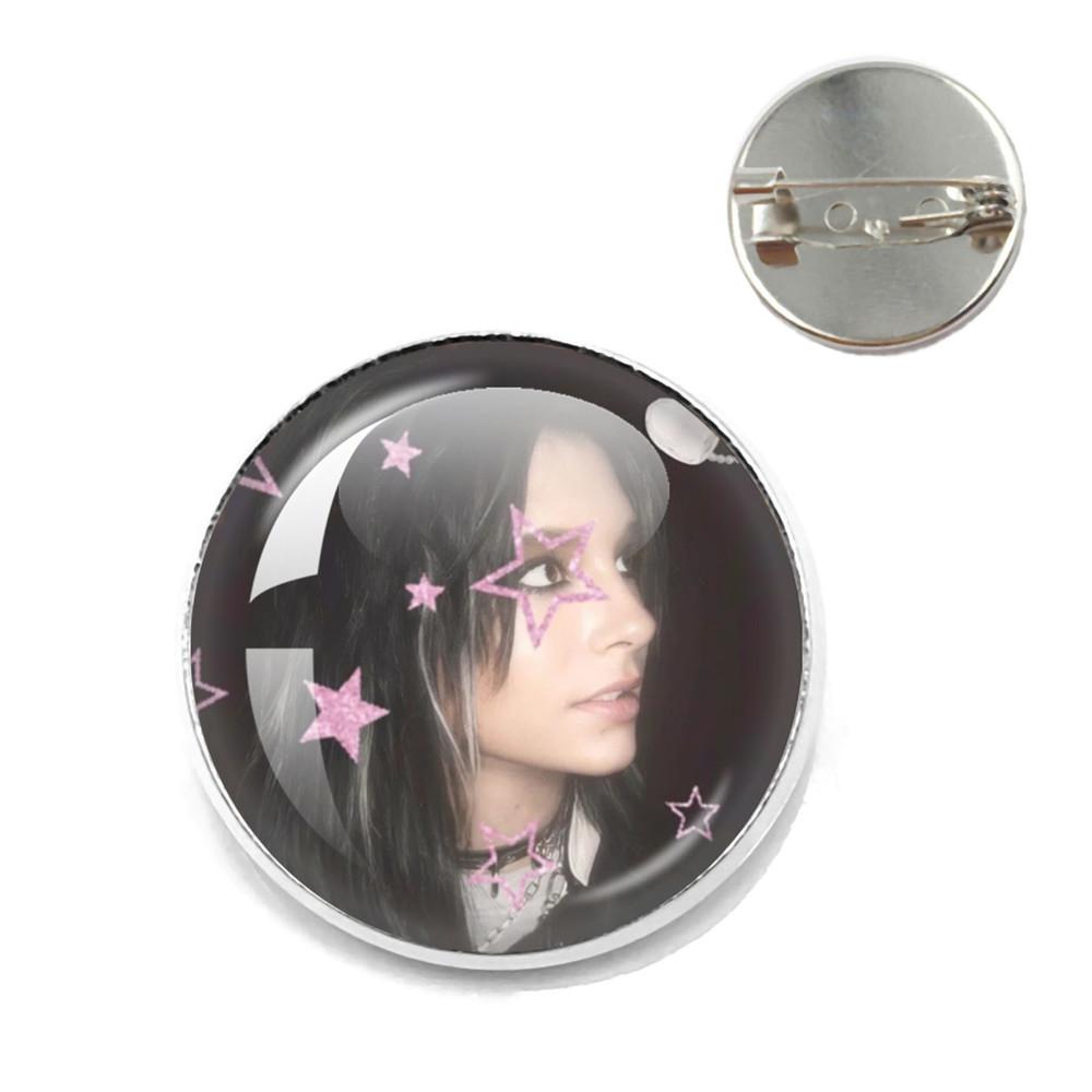 Pop Retro Rock Band Tokio Hotel Bill Kaulitz Band Hot Music Songer Lapel Pin Glass Brooch Jewelry Badge Kawaii Decoration Gift 20mm
Pop Retro Rock Band Tokio Hotel Bill Kaulitz Band Hot Music Songer Lapel Pin Glass Brooch Jewelry Badge Kawaii Decoration Gift 20mm