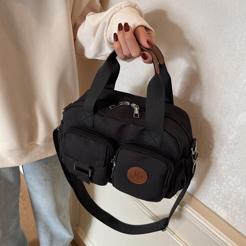 South America 2025 New Fashion Versatile Casual Simple Oxford Nylon Handheld Shoulder Crossbody Bag чорний
South America 2025 New Fashion Versatile Casual Simple Oxford Nylon Handheld Shoulder Crossbody Bag чорний