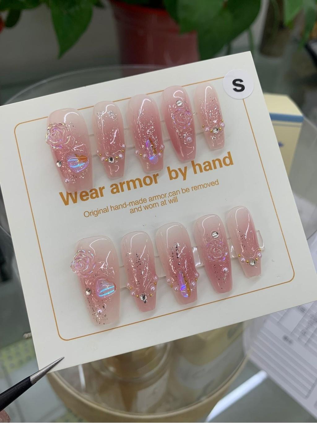 Handworn Nail Art With White Aurora Camellia Blush Advanced Style Temperament Long,XS
Handworn Nail Art With White Aurora Camellia Blush Advanced Style Temperament Long,XS