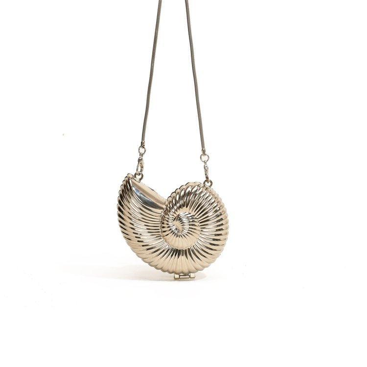 Conch Evening Clutch Handbag Fashion Acrylic Gold Plating Underarm Bags Silver Box Designer Style Party Shoulder Messenger Purse
Conch Evening Clutch Handbag Fashion Acrylic Gold Plating Underarm Bags Silver Box Designer Style Party Shoulder Messenger Purse