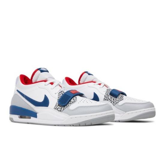Air Jordan Legacy 312 Low True Blue CD7069-104 EU 40 французька синього кольору/білий
Air Jordan Legacy 312 Low True Blue CD7069-104 EU 40 французька синього кольору/білий