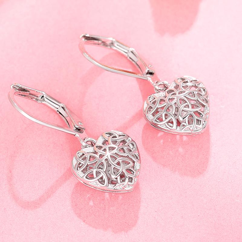 Huitan Women Heart Dangle Earrings Hollow Out Design Trendy Wedding Engagement Party Daily Metalic Versatile Accessories Zircon
Huitan Women Heart Dangle Earrings Hollow Out Design Trendy Wedding Engagement Party Daily Metalic Versatile Accessories Zircon
