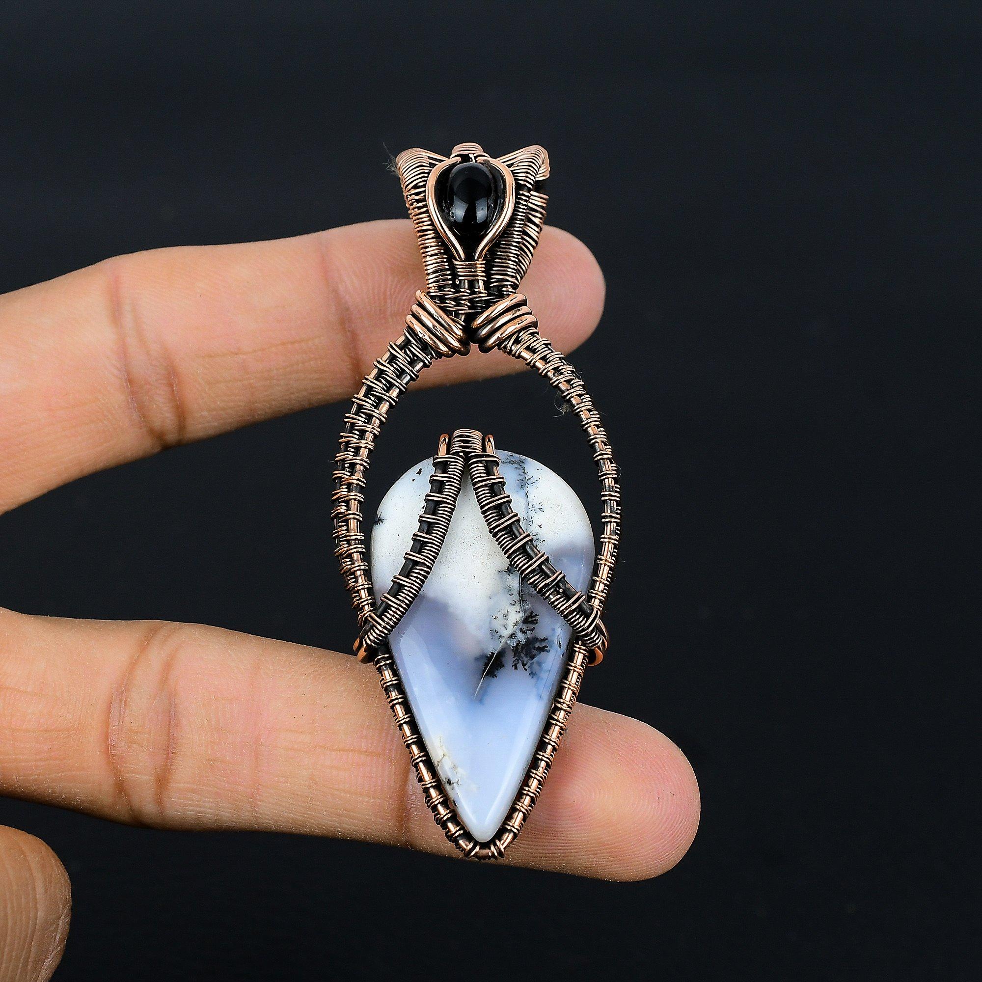 Кулон из дендритового опала и черного оникса, обернутый медной проволокой 999 пробы, кулон с драгоценным камнем ручной работы, подарок на день рождения 2.55 Inches
Кулон из дендритового опала и черного оникса, обернутый медной проволокой 999 пробы, кулон с драгоценным камнем ручной работы, подарок на день рождения 2.55 Inches