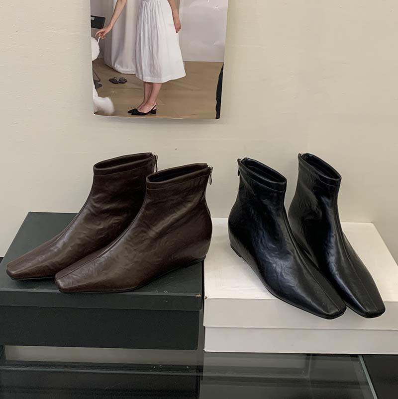 2025 Korean version of the new flat-bottomed short Chelsea boots small square pointed head low heel inner soft leather bare boots ankle boots sho 40 коричневий
2025 Korean version of the new flat-bottomed short Chelsea boots small square pointed head low heel inner soft leather bare boots ankle boots sho 40 коричневий