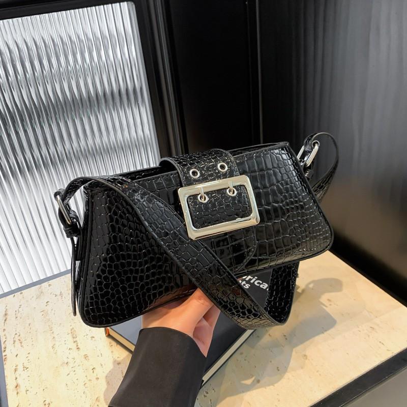 Korean Fashion Hot Girl French Stick Commuting Armpit Bag Women s High-end Alligator Pattern Motorcycle Style Shoulder 26x12x5.5cm чорний
Korean Fashion Hot Girl French Stick Commuting Armpit Bag Women s High-end Alligator Pattern Motorcycle Style Shoulder 26x12x5.5cm чорний