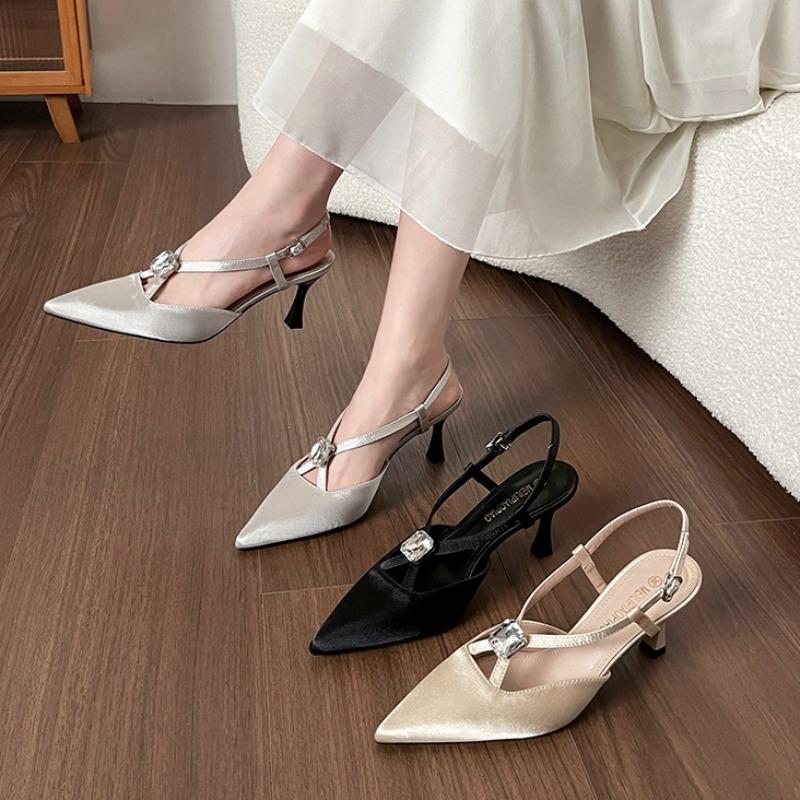 Fashion bag head rear empty women s sandals 2026 spring new pointed satin rhinestone cross strap stiletto high heel single shoes 40 шампанського
Fashion bag head rear empty women s sandals 2026 spring new pointed satin rhinestone cross strap stiletto high heel single shoes 40 шампанського