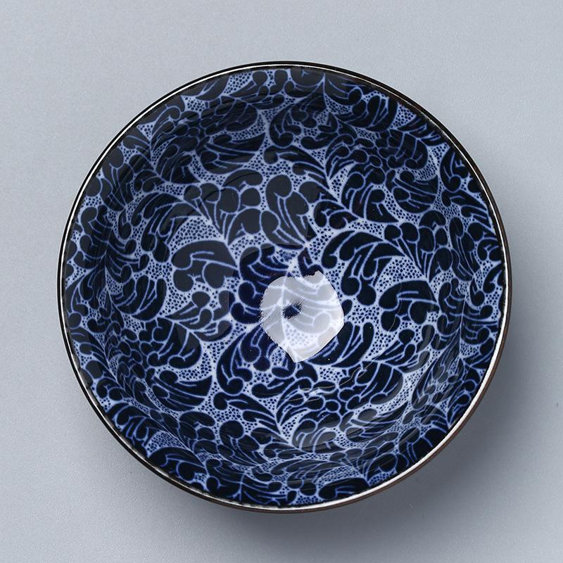 Чаша для чая из фарфора цвета селадон
Чаша для чая из фарфора цвета селадон