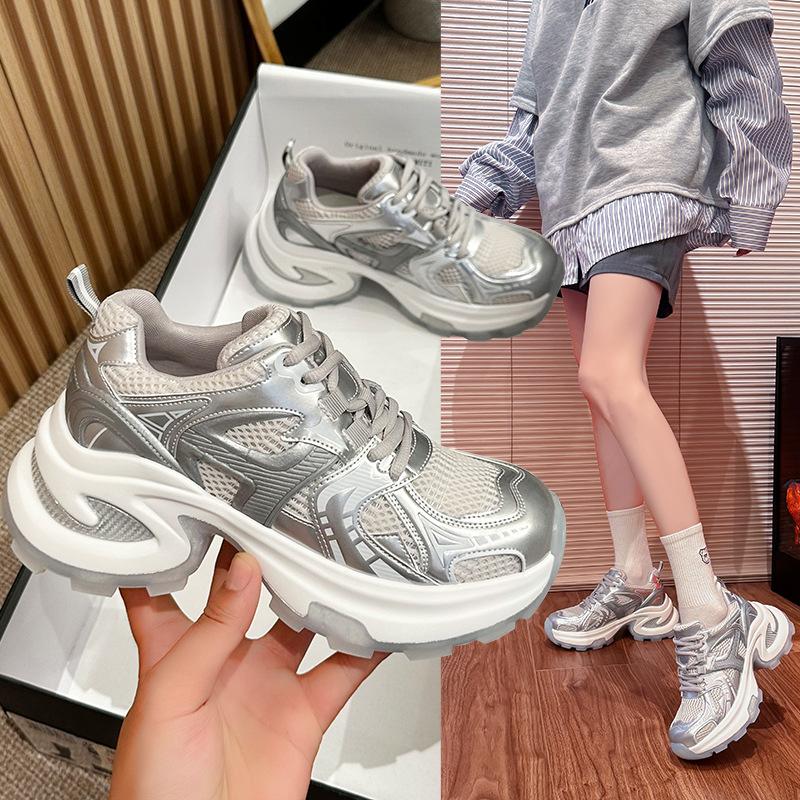 European station Internet celebrity dad shoes women ins tide spring new Korean version fashion trend platform sports shoes 35 срібний
European station Internet celebrity dad shoes women ins tide spring new Korean version fashion trend platform sports shoes 35 срібний