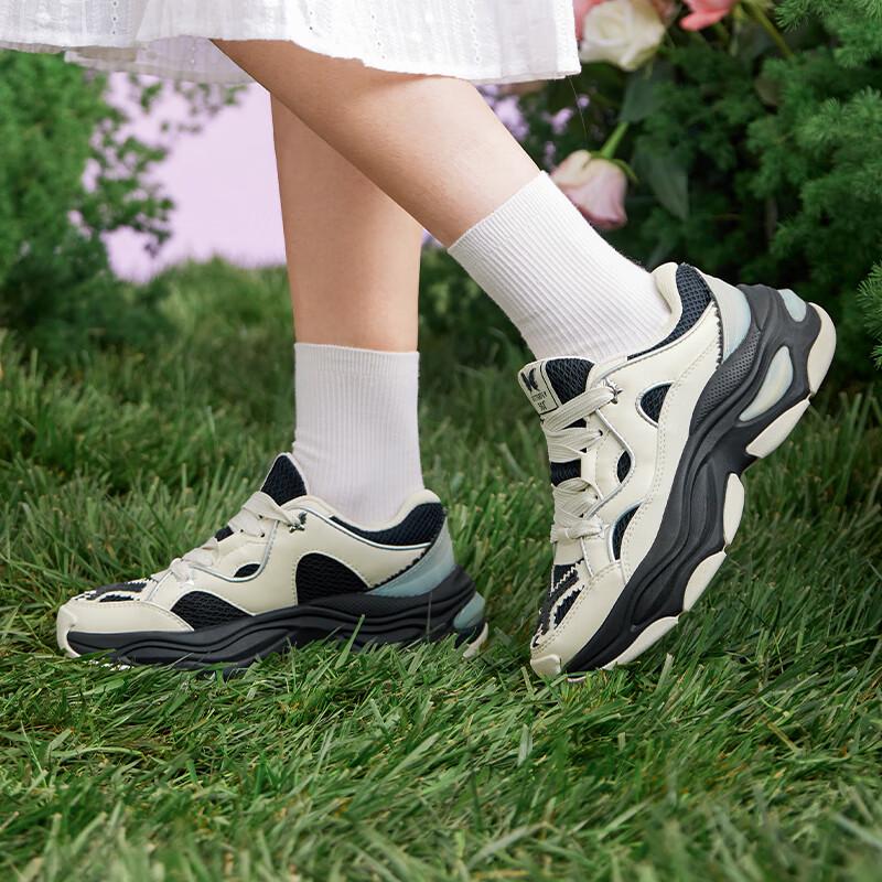 361° Women s Butterfly Mesh Chunky Retro Sneakers 36
361° Women s Butterfly Mesh Chunky Retro Sneakers 36