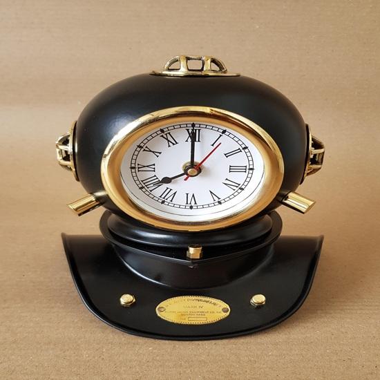Мини-водолазный шлем 15,24 см с часами Морские навигационные часы Черный водолазный шлем Настольные часы Домашний декор
Мини-водолазный шлем 15,24 см с часами Морские навигационные часы Черный водолазный шлем Настольные часы Домашний декор