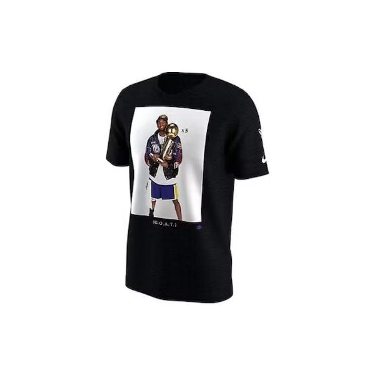 Nike Футболка Kobe Bryant Trophy Retirement GOAT Dri-Fit черная мужская уличная одежда AV1261-010 XXL
Nike Футболка Kobe Bryant Trophy Retirement GOAT Dri-Fit черная мужская уличная одежда AV1261-010 XXL
