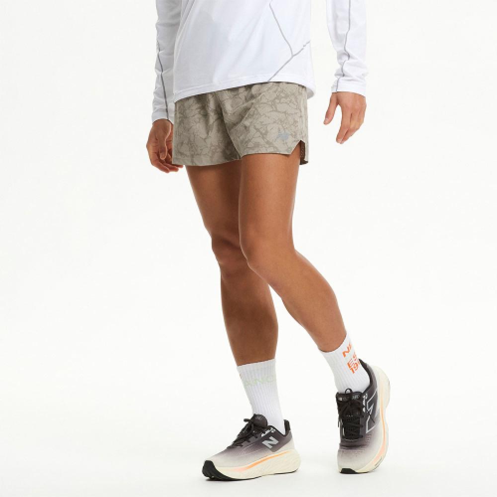 New Balance Nbnvf26331 Мужские шорты из 4 частей с принтом Rc темно-бежевого цвета (37)D/BEIGE/L(085)
New Balance Nbnvf26331 Мужские шорты из 4 частей с принтом Rc темно-бежевого цвета (37)D/BEIGE/L(085)