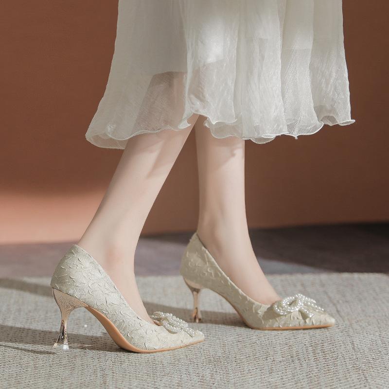 French high heels women s new temperament socialite pearl bow versatile not tired bride shoes wedding shoes 34
French high heels women s new temperament socialite pearl bow versatile not tired bride shoes wedding shoes 34