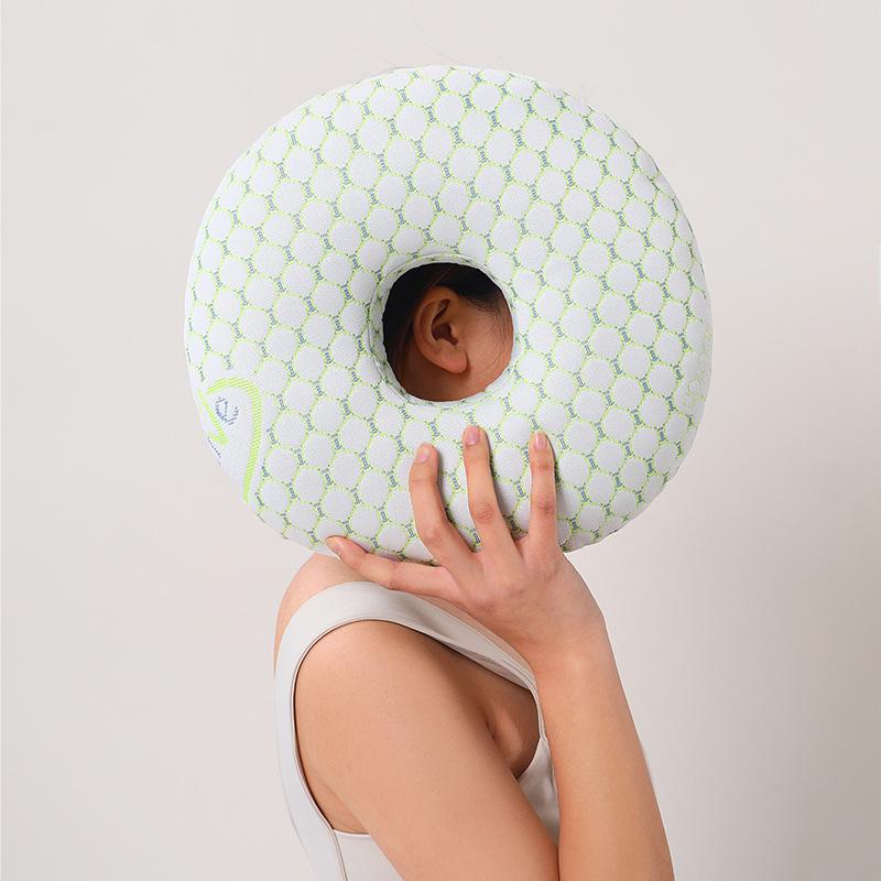 Ear Protection Pillow: Single Hole Cushion for Seniors & Side Sleepers - Ideal for No Ear Pressure & Beauty Salons Round Ear Protection Pillow 30*30*8cm
Ear Protection Pillow: Single Hole Cushion for Seniors & Side Sleepers - Ideal for No Ear Pressure & Beauty Salons Round Ear Protection Pillow 30*30*8cm