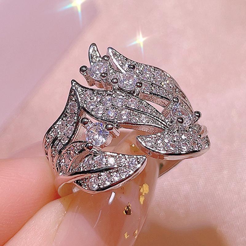 Кольцо Huitan Luxury Trendy Leaf Design для женщин с полностью вымощенным блестящим камнем CZ, новые дизайнерские свадебные кольца, ювелирные изделия для вечеринок 6
Кольцо Huitan Luxury Trendy Leaf Design для женщин с полностью вымощенным блестящим камнем CZ, новые дизайнерские свадебные кольца, ювелирные изделия для вечеринок 6