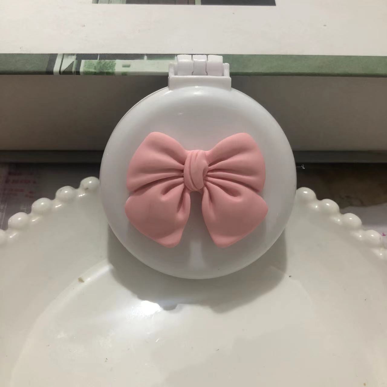 Portable Folding Hair Comb with Cute Bow Mini Air Cushion Massage Brush for Travel 1pcs
Portable Folding Hair Comb with Cute Bow Mini Air Cushion Massage Brush for Travel 1pcs