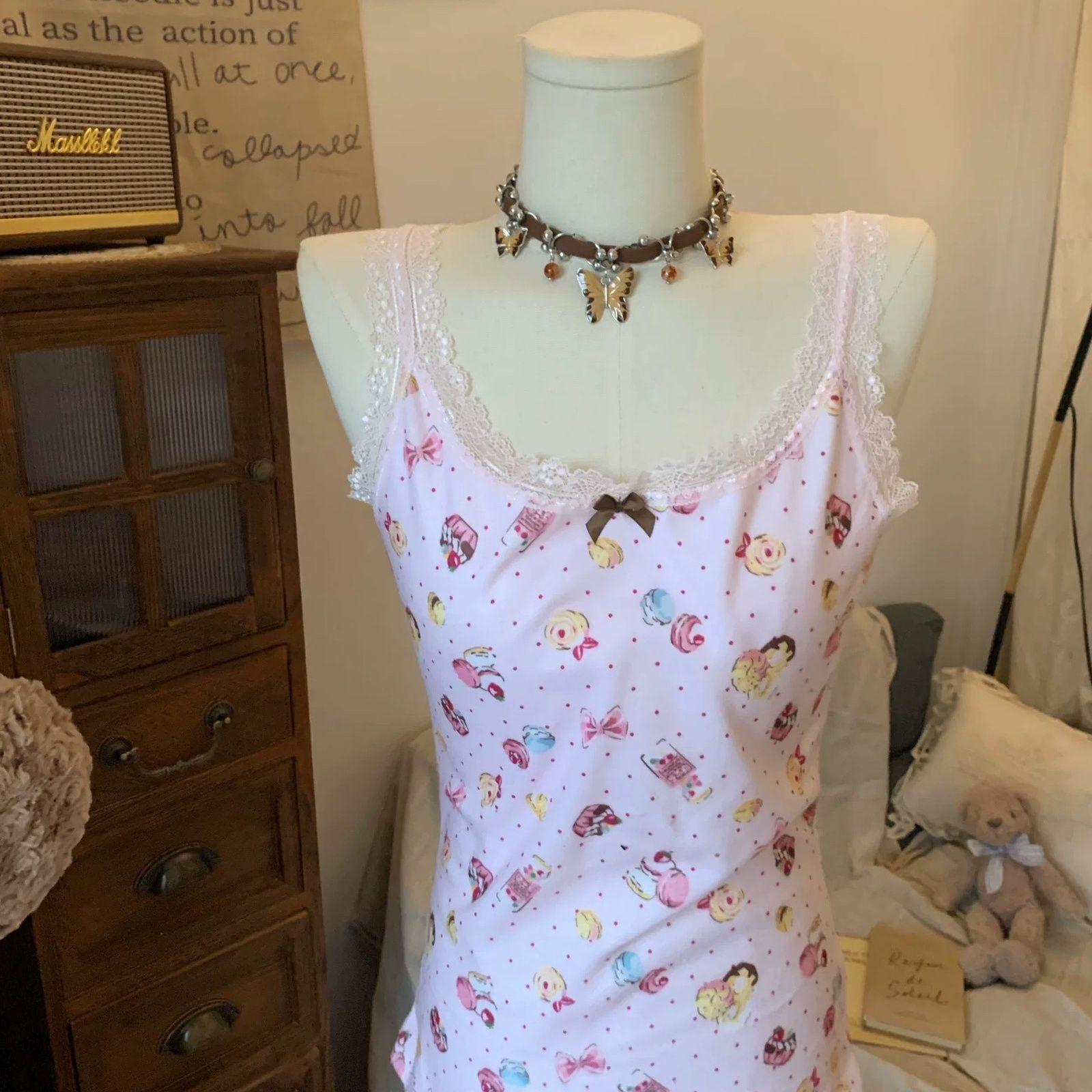 Японские милые сладкие майки с принтом торта Каваий без рукавов с кружевной отделкой и бантом Летний повседневный тонкий мягкий топ для улицы Женский 2025 L розовый
Японские милые сладкие майки с принтом торта Каваий без рукавов с кружевной отделкой и бантом Летний повседневный тонкий мягкий топ для улицы Женский 2025 L розовый