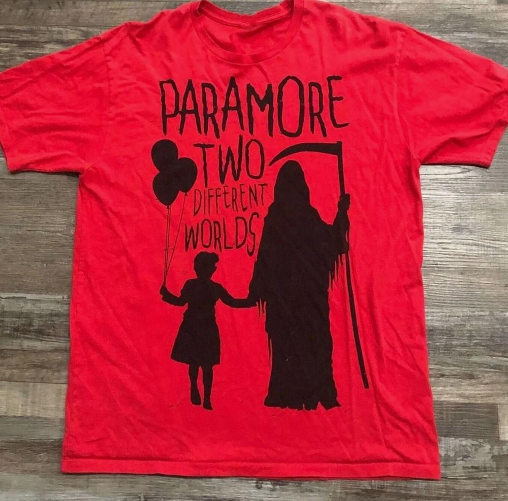 Paramore Два разных мира Взрослая красная футболка полного размера XL
Paramore Два разных мира Взрослая красная футболка полного размера XL