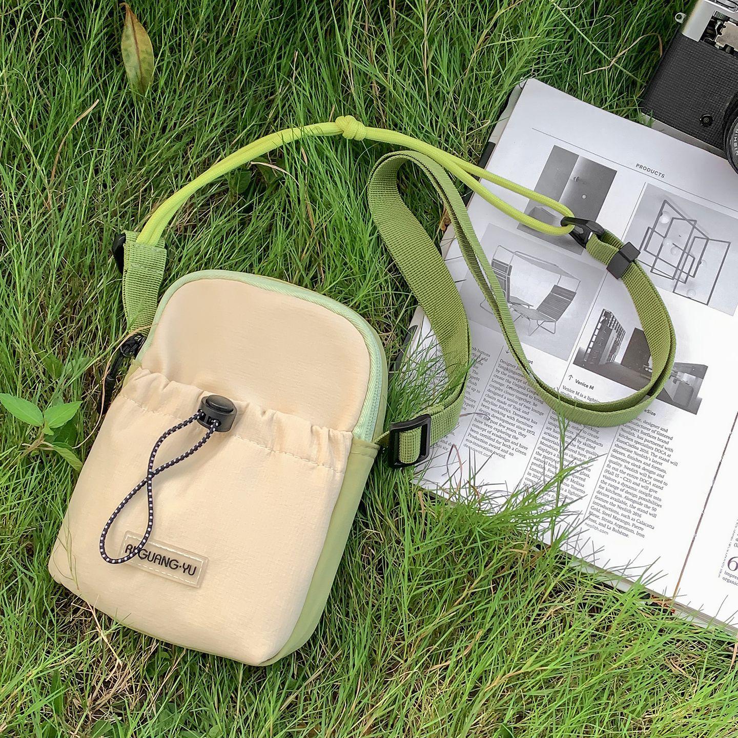 Multifunctional messenger bag men s and women s waterproof leisure shoulder kettle bag sports fitness drawstring water cup bag зелений
Multifunctional messenger bag men s and women s waterproof leisure shoulder kettle bag sports fitness drawstring water cup bag зелений