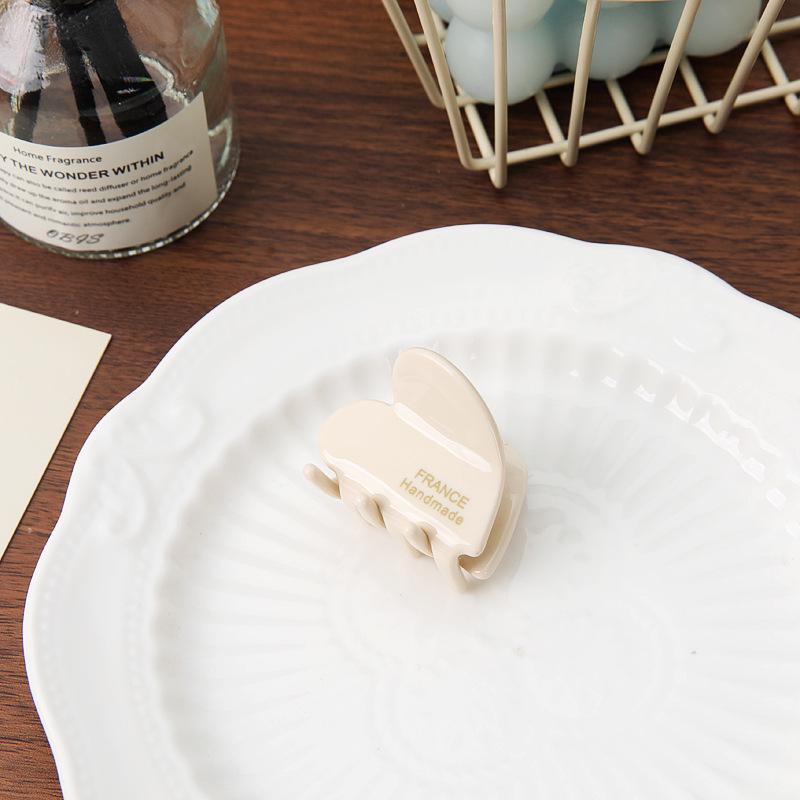 Элегантная французская заколка для волос в форме сердца с уксусной кислотой для полузавязанных причесок - шикарный зажим в форме акулы для женщин
Элегантная французская заколка для волос в форме сердца с уксусной кислотой для полузавязанных причесок - шикарный зажим в форме акулы для женщин