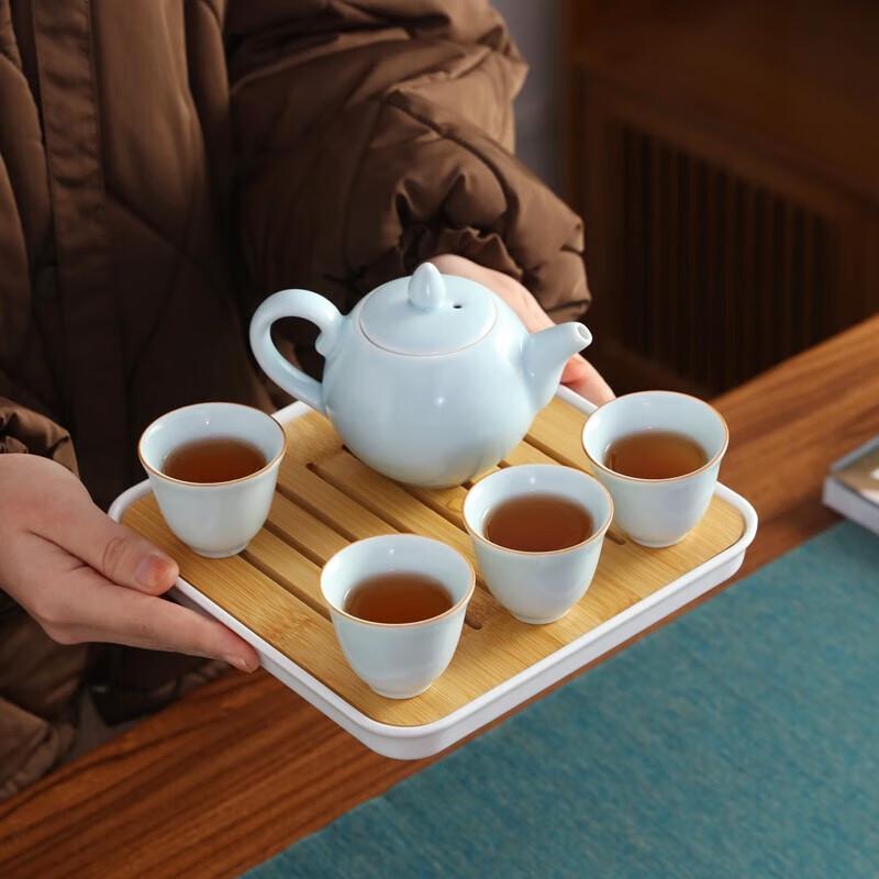 Chinese Good Fortune 8-Piece Ceramic Tea Set
Chinese Good Fortune 8-Piece Ceramic Tea Set