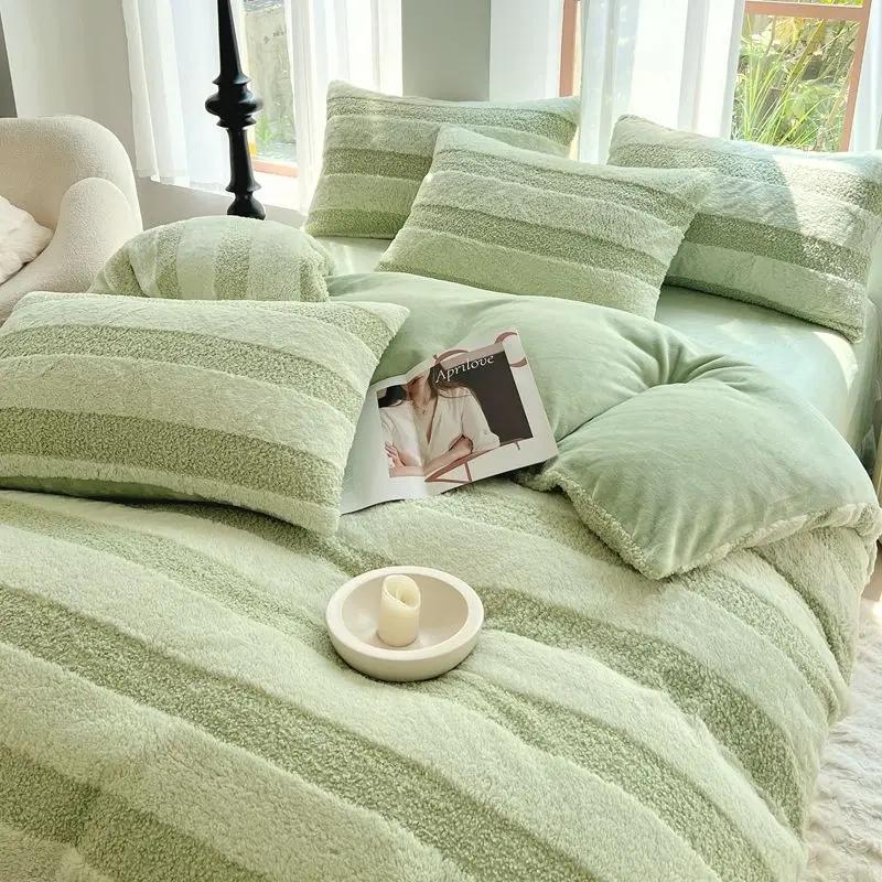 Winter Warm Velvet Duvet Cover 3pcs with Pillowcase Double Quilt Cover King Twin Queen Size Bed Thick Coral Fleece Bedding Sets 200x230-3pc set зелений
Winter Warm Velvet Duvet Cover 3pcs with Pillowcase Double Quilt Cover King Twin Queen Size Bed Thick Coral Fleece Bedding Sets 200x230-3pc set зелений