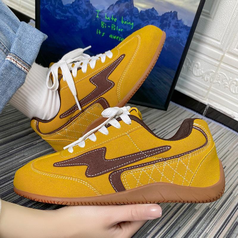 Atmosphere German training shoes leather spring new inner height increase soft sole mango head ugly cute leisure sports Forrest Gump shoes 44 жовтий
Atmosphere German training shoes leather spring new inner height increase soft sole mango head ugly cute leisure sports Forrest Gump shoes 44 жовтий