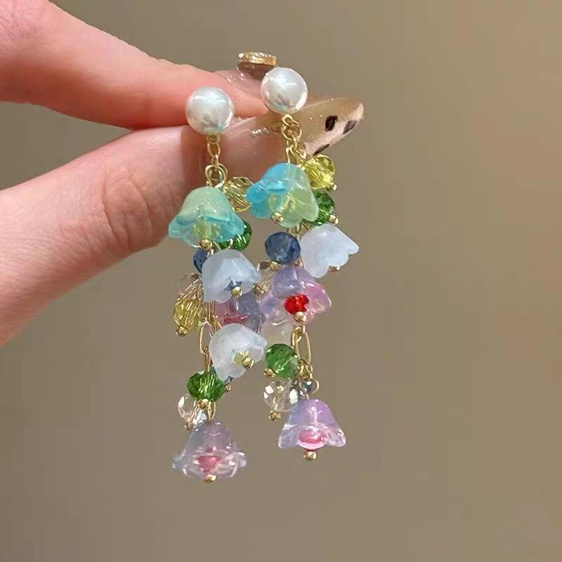 Серьги с бахромой из цветочных кристаллов, маленькие свежие и милые, универсальные серьги-гвоздики, модные, с темпераментом, с высоким чувством стиля
Серьги с бахромой из цветочных кристаллов, маленькие свежие и милые, универсальные серьги-гвоздики, модные, с темпераментом, с высоким чувством стиля