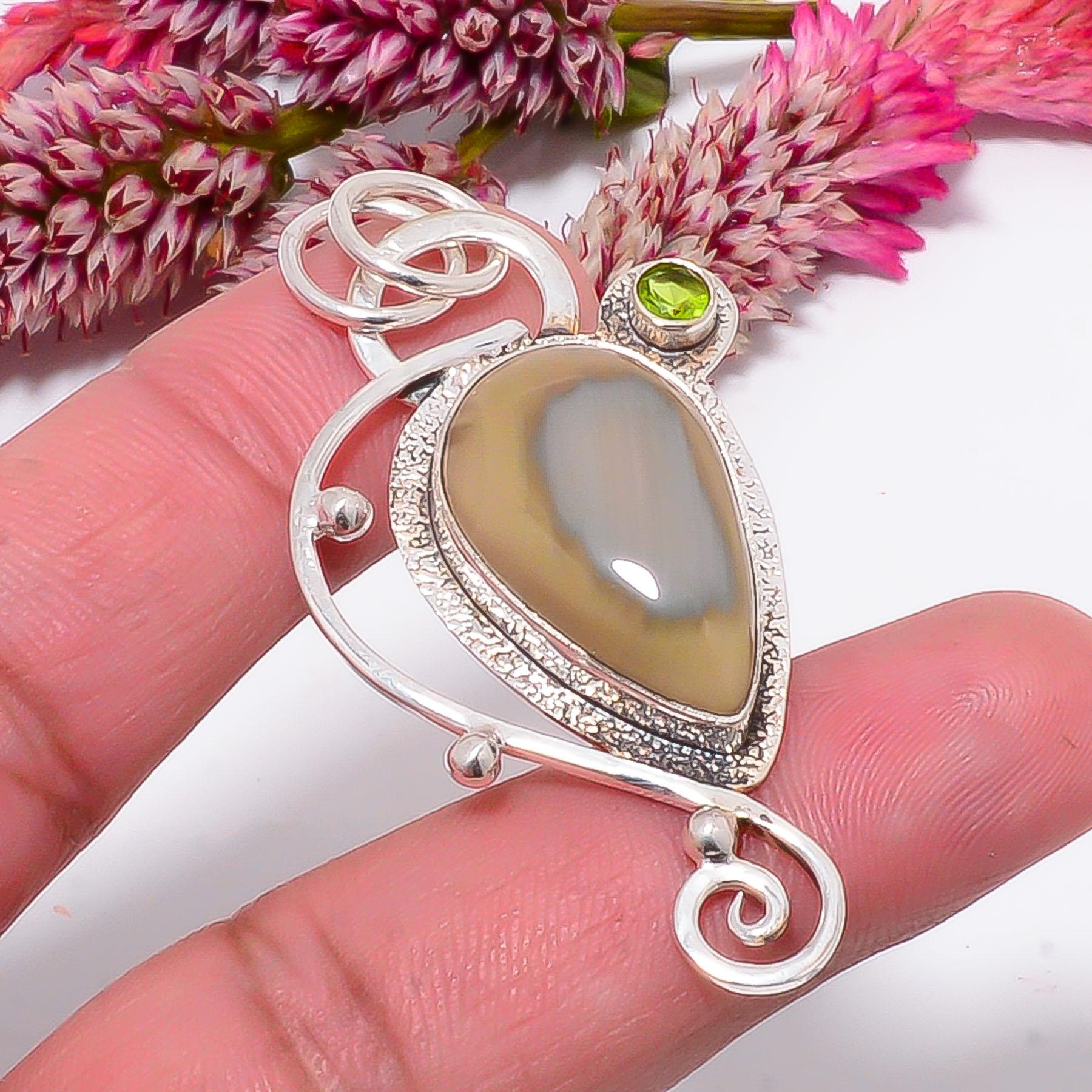 Royal Imperial Jasper - Guadalajara & Peridot Designer Handmade 925 Sterling Silver Pendant 2.22 Sku29, Green Pendant, Natural Gemstone Pendant
Royal Imperial Jasper - Guadalajara & Peridot Designer Handmade 925 Sterling Silver Pendant 2.22 Sku29, Green Pendant, Natural Gemstone Pendant